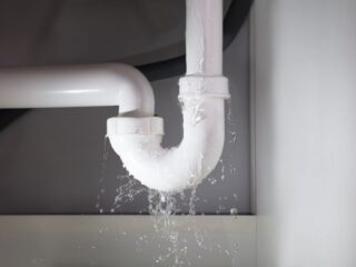 https://kwikplumbingri.com/wp-content/uploads/2023/08/kitchen-sink-leaking-320x240.jpg